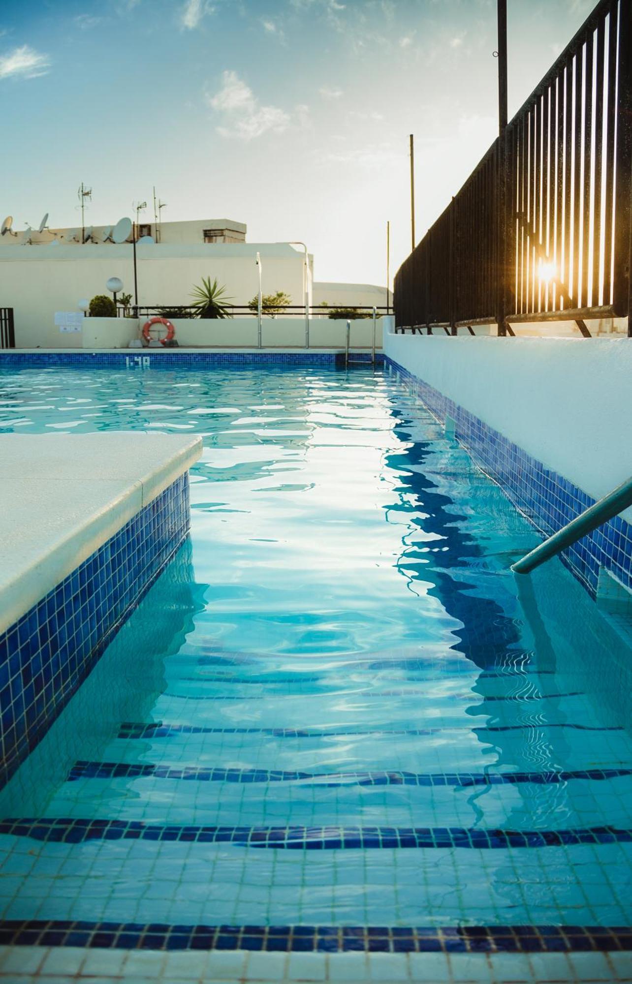 1ª Linea De Playa Marbell Center Apartment มาร์เบยา ภายนอก รูปภาพ